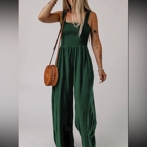 ☀️Last 1 Emory Smocked Bodice Jumpsuit w/Pockets Hunter Green Yoga Bitch NWT - Picture 1 of 13